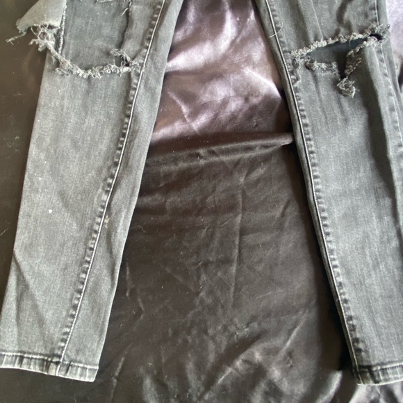 🤍MOSSIMO RIPPED JEANS! - Picture 4 of 5